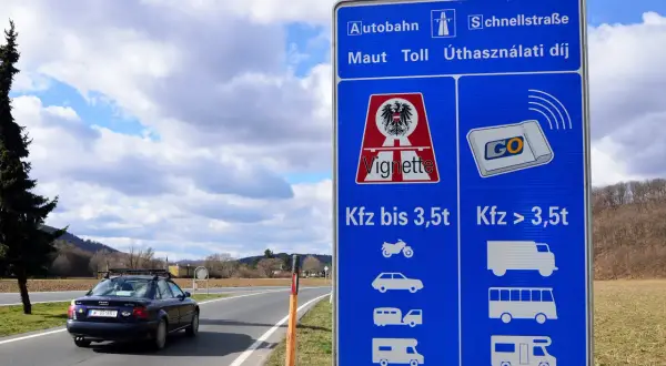 Znak drogowy w Austrii informuje o opłatach za autostrady i drogi szybkiego ruchu. Winieta to forma zapłaty za korzystanie z dróg, czyli austria waluta.