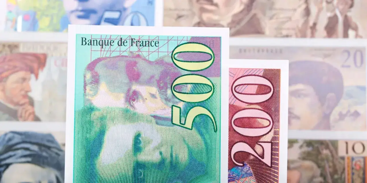 Francuskie banknoty: 500 franków z Banque de France i 200 franków. Dawna waluta Francji.